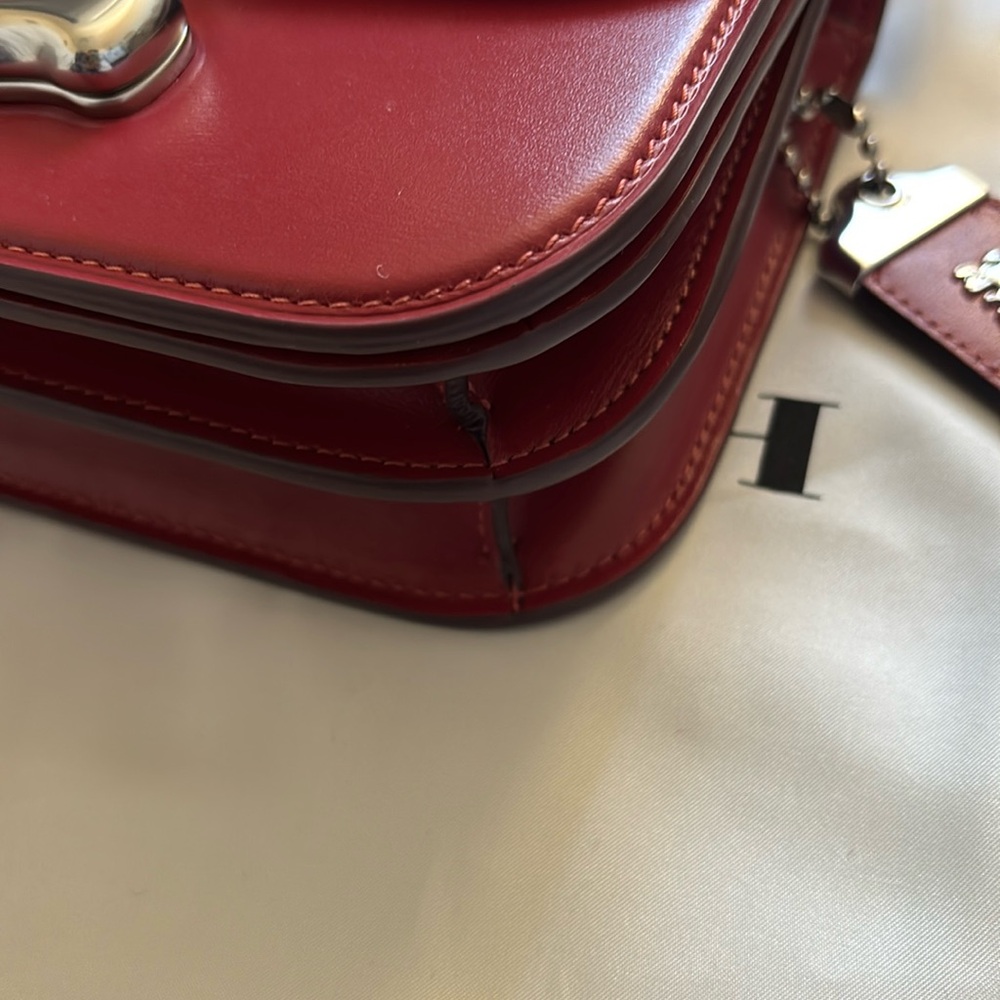 Coach Idol Bag (silver/enamel red) - Picture 5 of 17